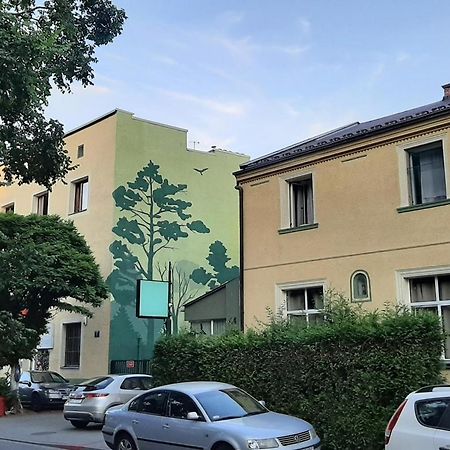 Akacja Pokoje Goscinne Krakau Exterior foto
