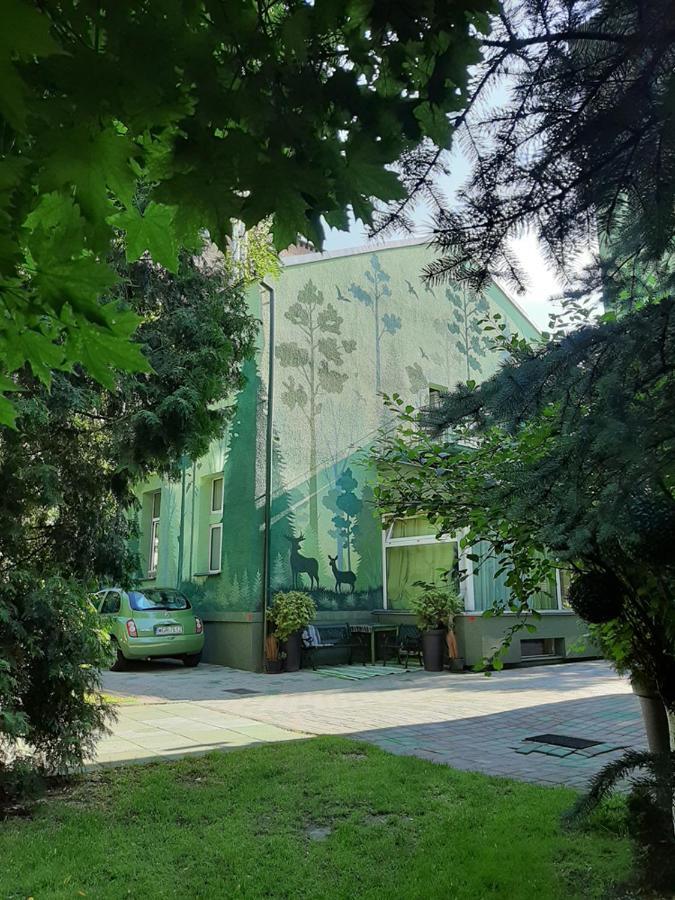 Akacja Pokoje Goscinne Krakau Exterior foto