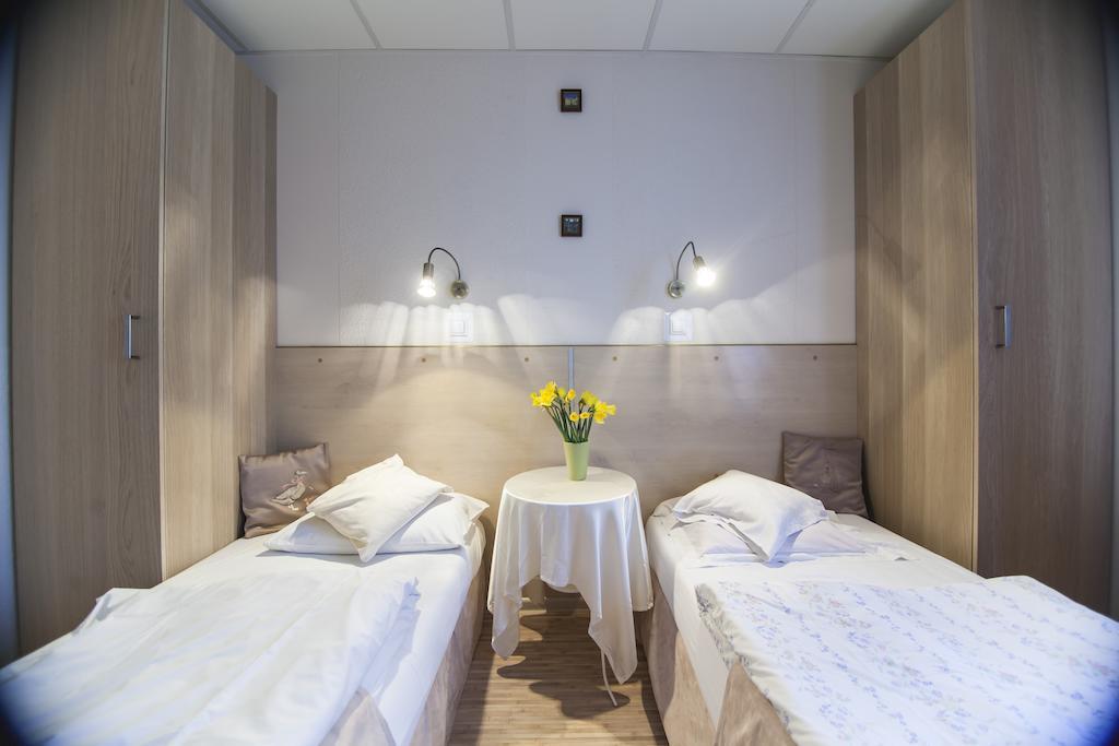 Akacja Pokoje Goscinne Krakau Zimmer foto