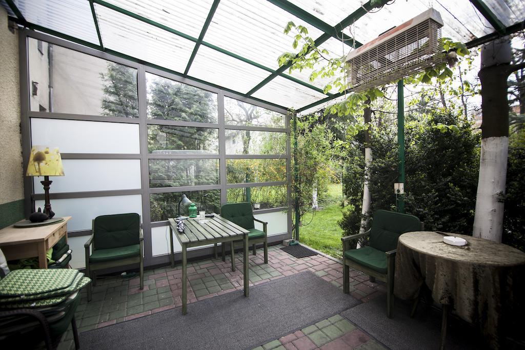 Akacja Pokoje Goscinne Krakau Exterior foto