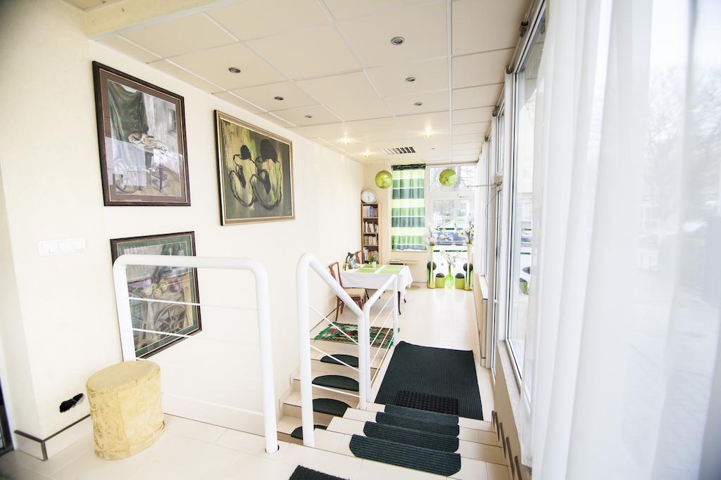 Akacja Pokoje Goscinne Krakau Exterior foto